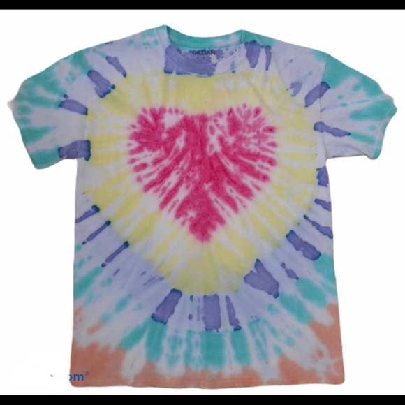 Tops - Adult unisex tie dye shirt Medium multicolor heart